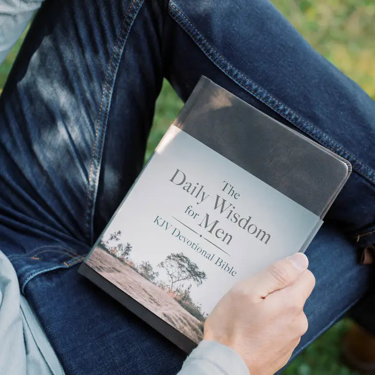 Daily Wisdom for Men KJV Devotional Bible